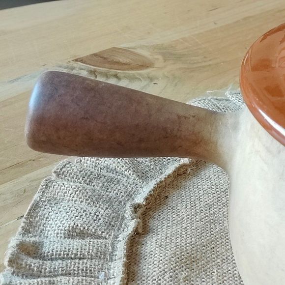 Vintage French Stoneware Covered Casserole Dish 8.5 inches wide and 4.5 inches - Picture 13 of 16